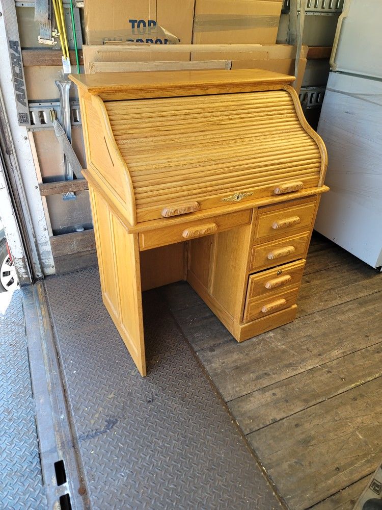 Small Solid Desk