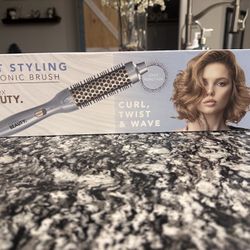 Hot Styling  1.5 Ionic Brush 