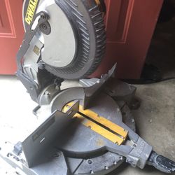 Miter Saw Dewalt DW713