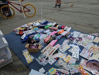 Bmx Old School, Pads,decals, And Parts.