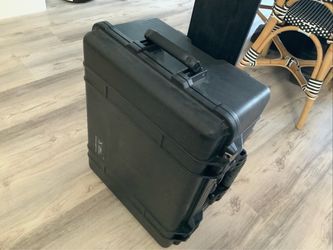 Pelican 1560 Case Hard Rolling Waterproof Wheeled Protector Case Black Used