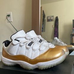 Retro 11’s Low Ceremonies sz 9.5