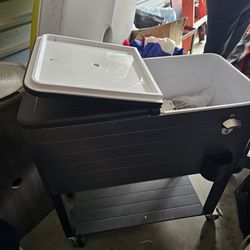 80 Quart Rolling Cooler Cart