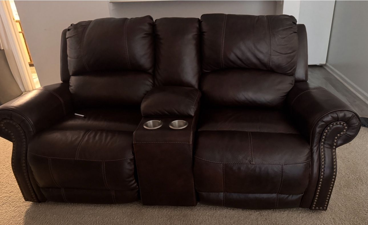 Recliner Couch Set with a Table