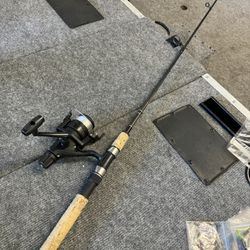 Pinnacle Shimano Spinning Fishing Combo Like New. 