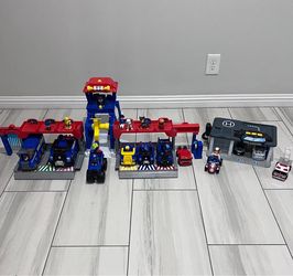25 pcs set. PAW Patrol Big Truck Pups Truck Stop HQ Transforming Playset by Spin Master