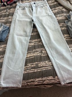 American Eagle size 4 short