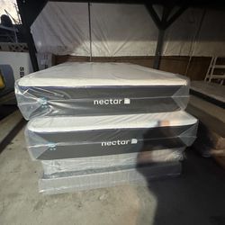 Nectar Mattress.    

Nectar Premier Queen Soze 13"  Medium Firm Gel Memory Foam.     Brand New Mattress.     Delivery Available