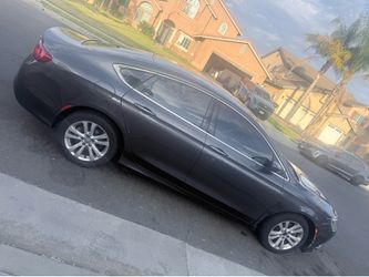 Chrysler 200