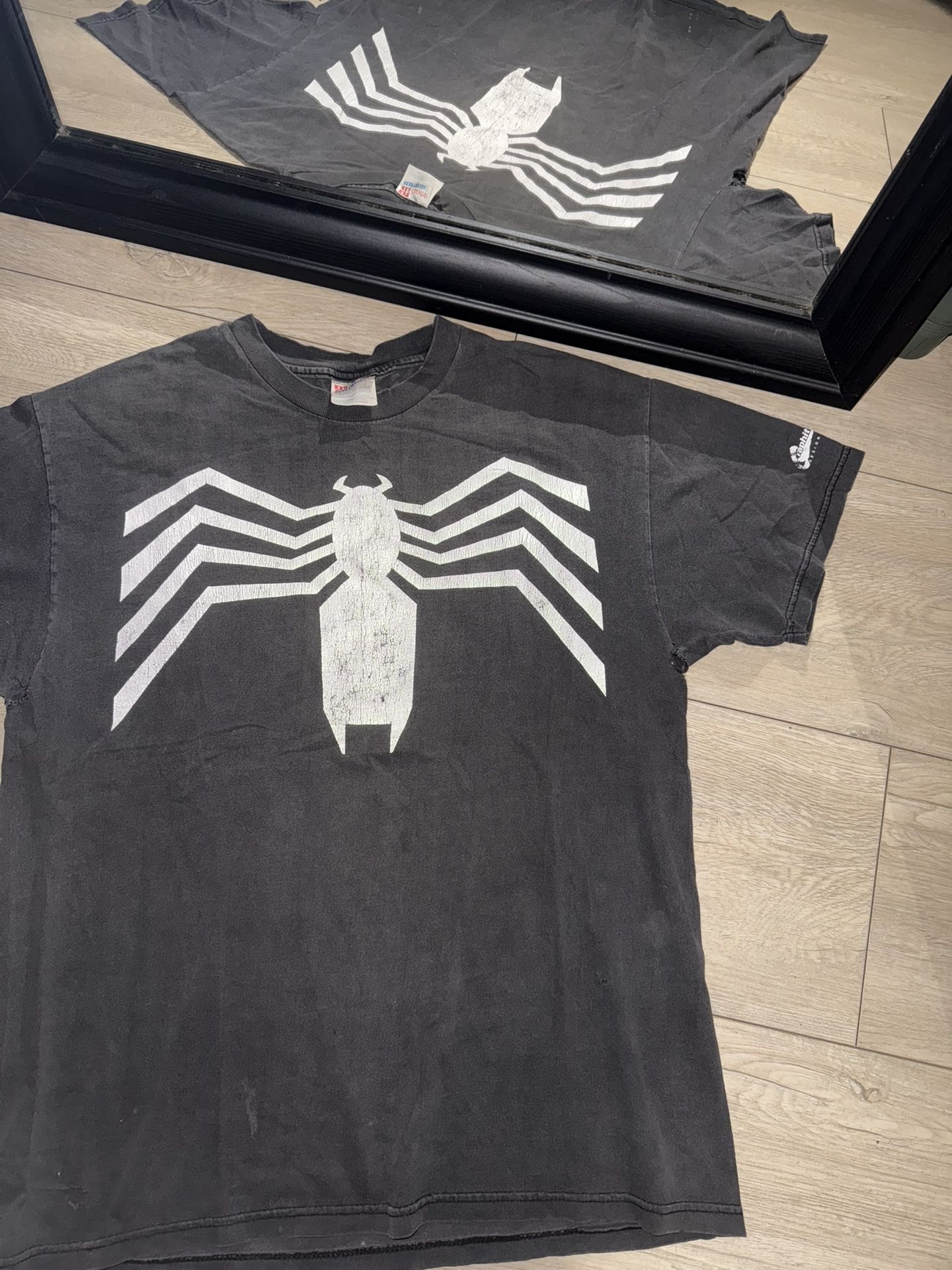 Rare Vintage / Y2K 2000s Marvel Comics Venom Shirt
