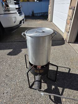 Bayou Classic Turkey Fryer