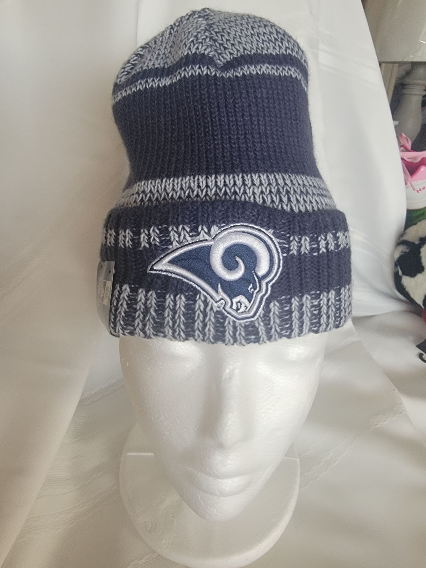 BRAND NEW LOS ANGELES RAMS NEW ERA BEANIE