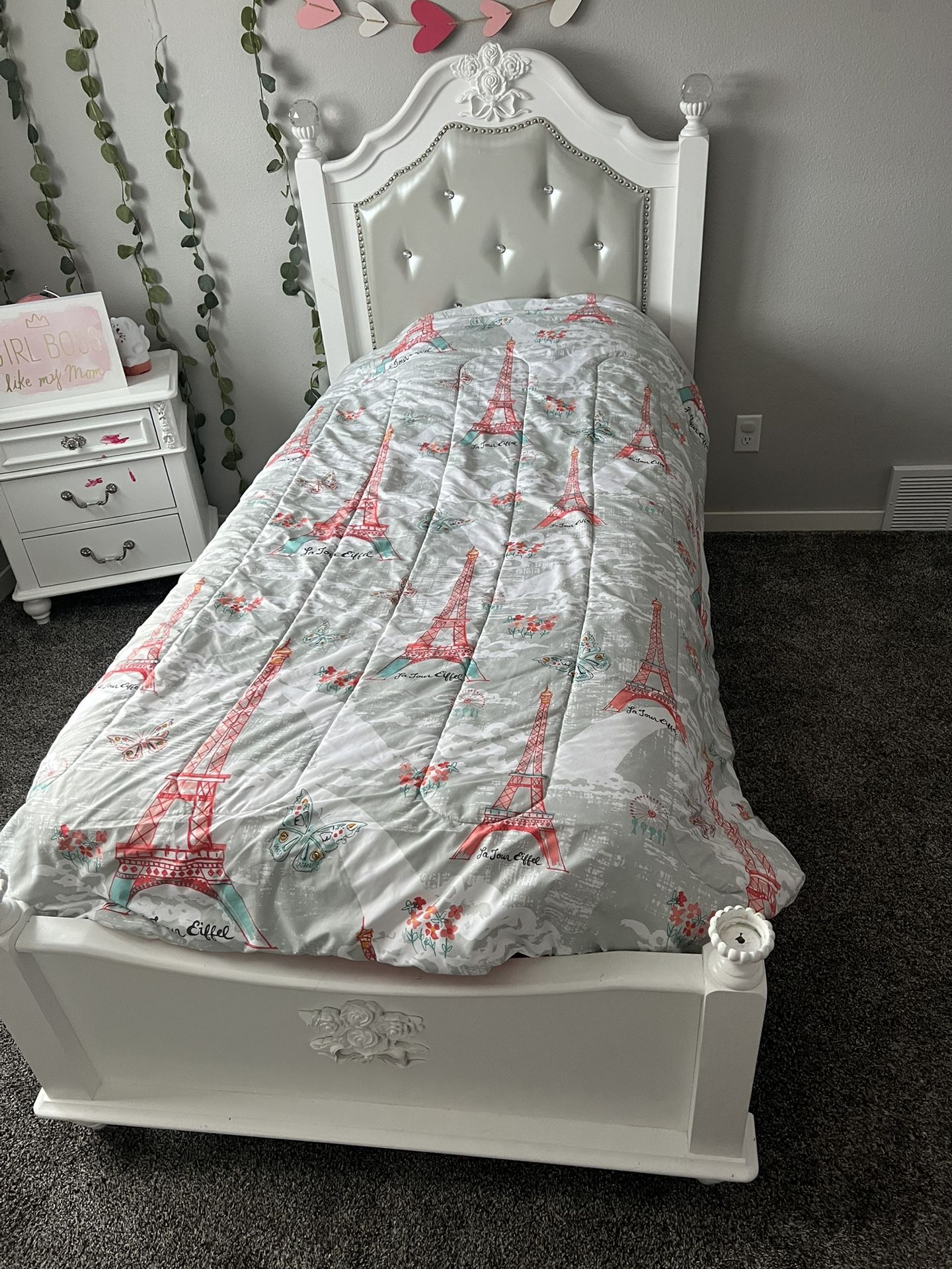 Up for sale Bedroom