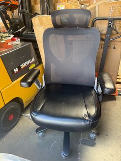 Super Big and Tall Office Chair 700lbs- Heavy Duty Executive Computer Chair with Rubber Wheels 3D Flip Arms, Ergonomic Mesh High Back Desk Chair, Extr
