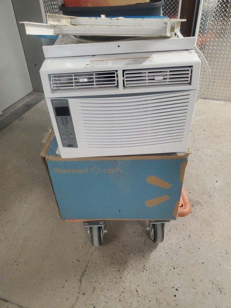 Artic Wind Window AC With Spacers 6000BTUs
