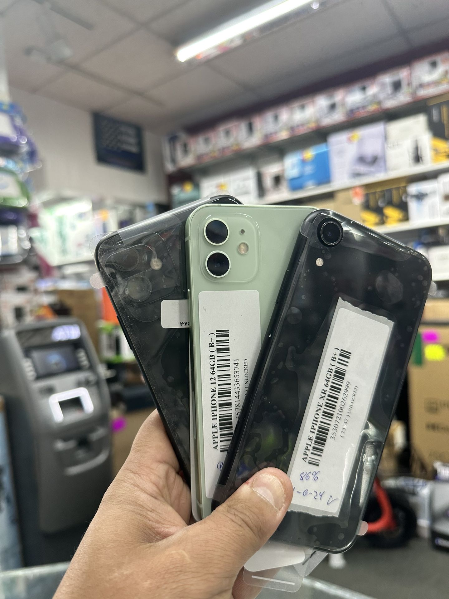 THIS WEEK SPECIAL XR $199 11 $259. 12. $359 12 Pro Max. $499