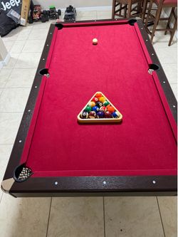 7ft pool table