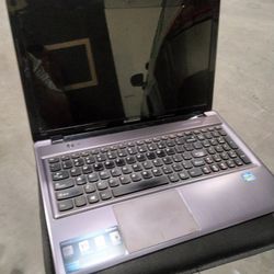 Lenovo IdeaPad Z580 Windows 8 Laptop Computer PC GREAT CONDITION WORKS GOOD LIKE NEW 