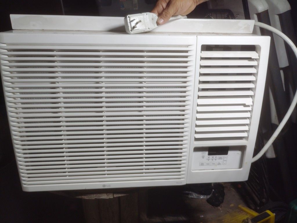 18,0000 Btu Air Conditioning Window Unit