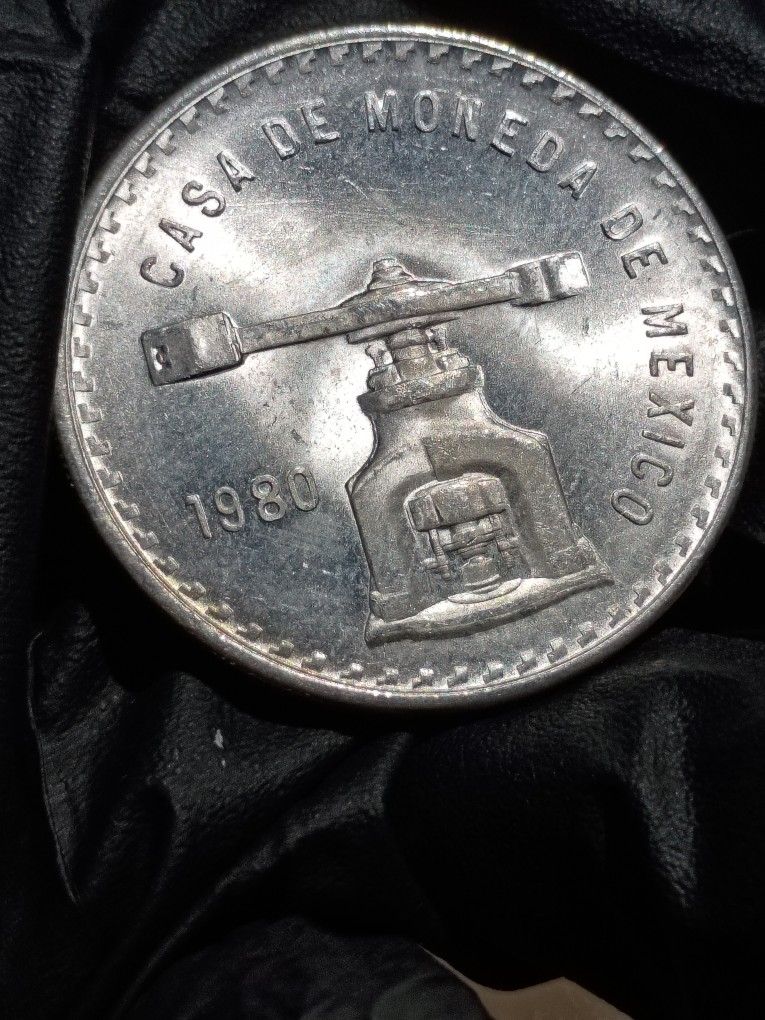 1980 Mexico 1 oz Silver Onza Balance Scale BU