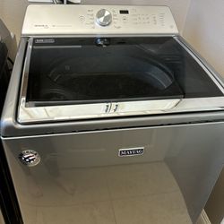 Maytag Washer/Dryer Bravo XL
