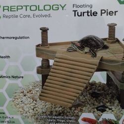 Penn-Plax Reptology Floating Plastic Turtle Pier and Basking Platform – Small