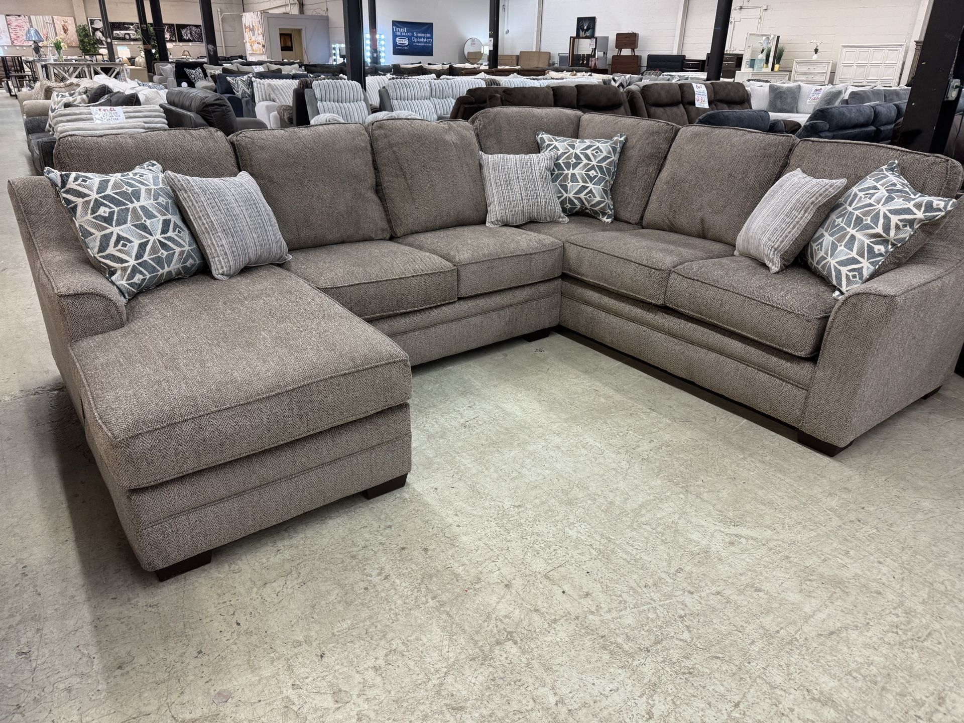 Beautiful Three-Piece Simmons Sectional With Left End Chaise
