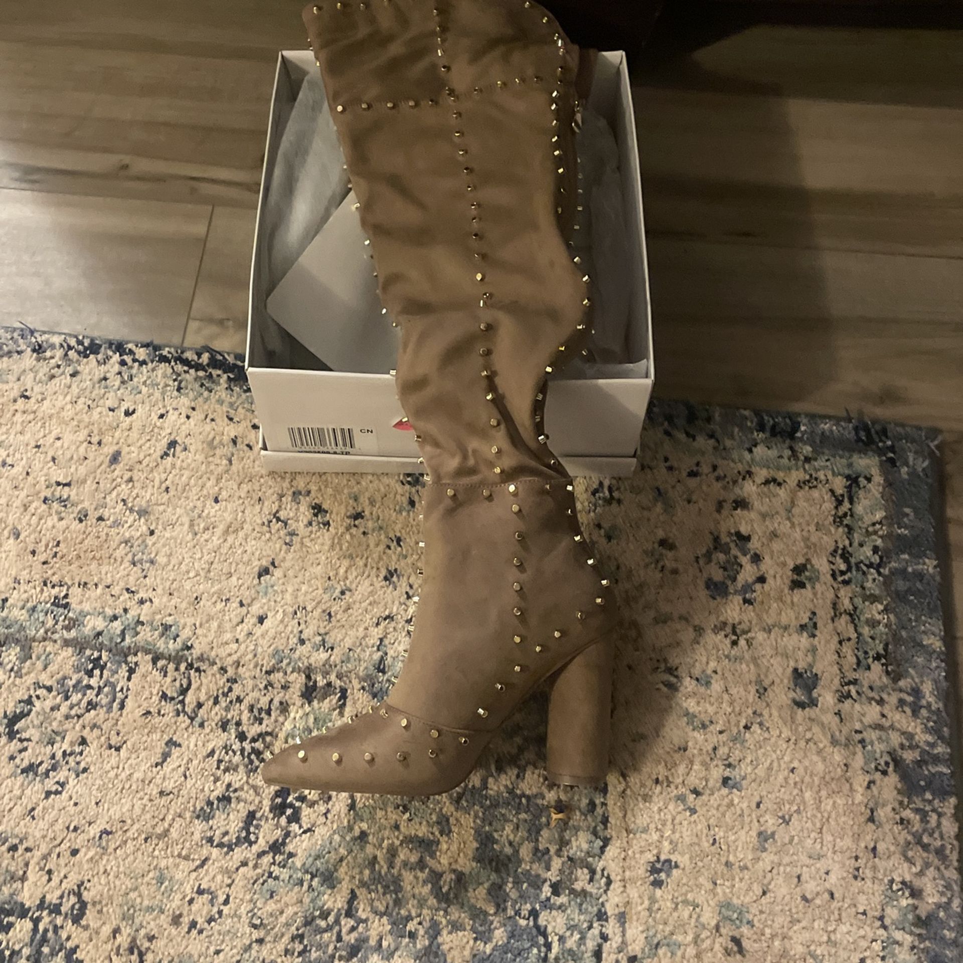 New Thigh High Size 8 Venus Boots $20