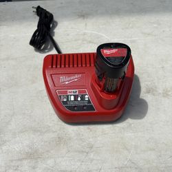 Milwaukee M12 Battery Charger 