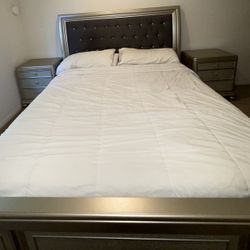 ✨ Beautiful 5-Piece Silver Bedroom Furniture Set – Great Condition ✨ 