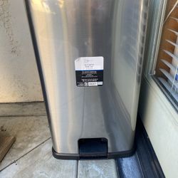 BOTE PARA LA BASURA 13 GALONES 