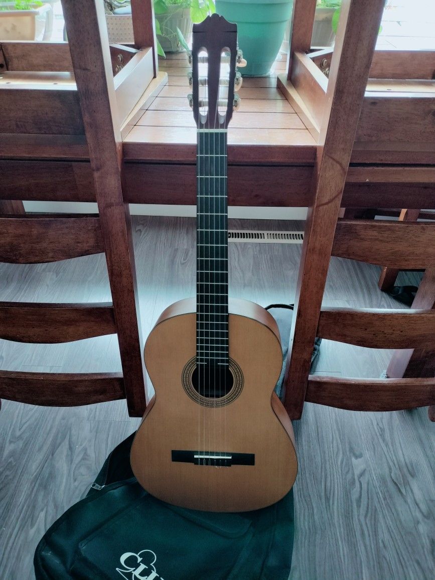 Yamaha CG-40MA Classical Guitar with Soft Gig Bag