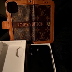 iPhone 17 128GB Black (Unlocked) + Louis Vuitton Wallet Case & Fast Charger