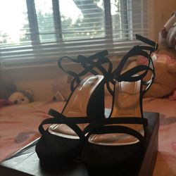 NEW Windsor Heels 