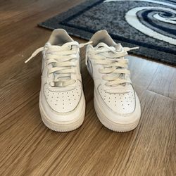 Nike Air Force 1 White Size 6