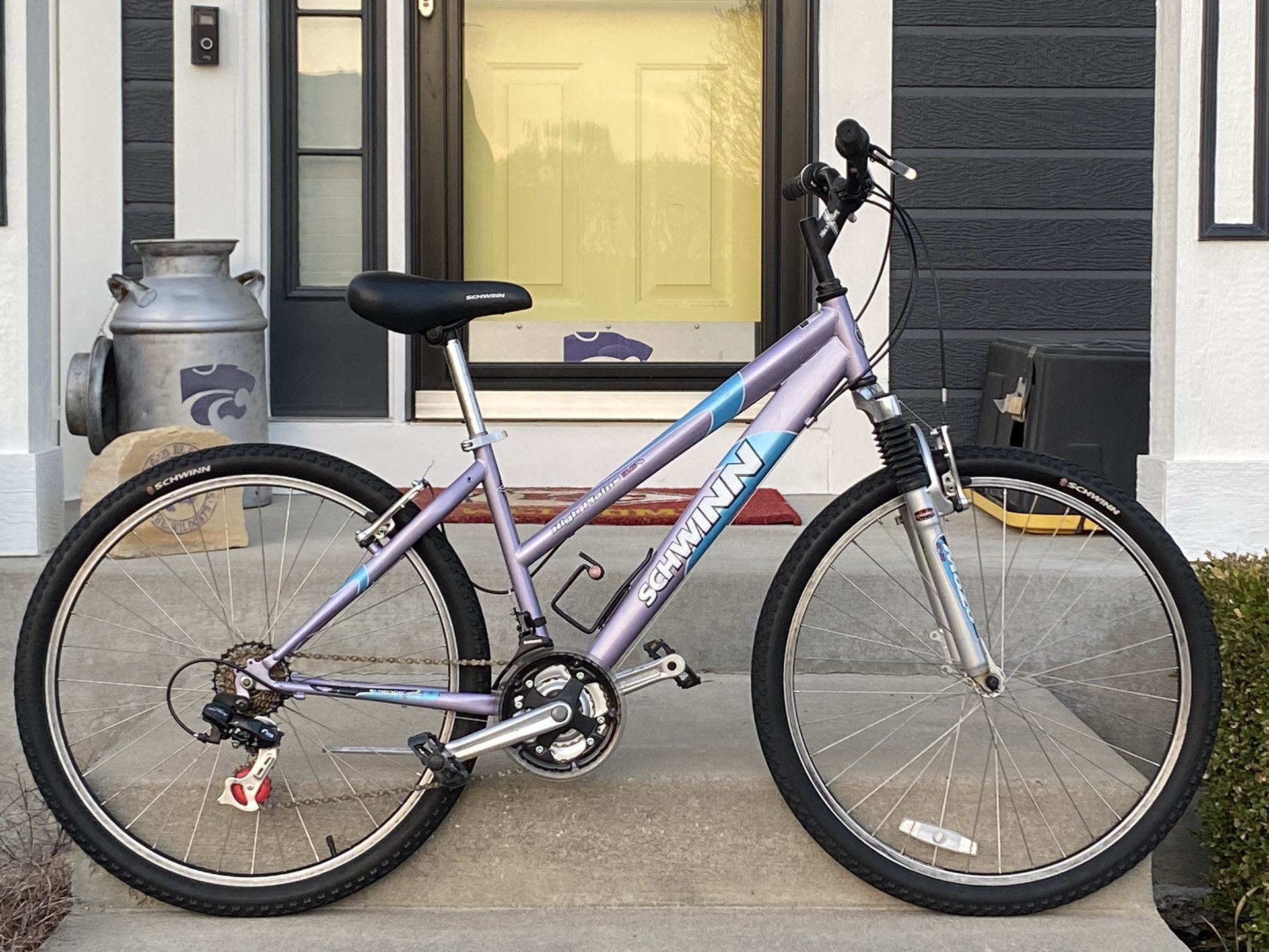 Schwinn High Plains 3.6 FS Women’s 26” Mountain Bike