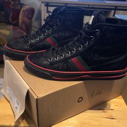 GUCCI HIGHTOP BLACK & RED