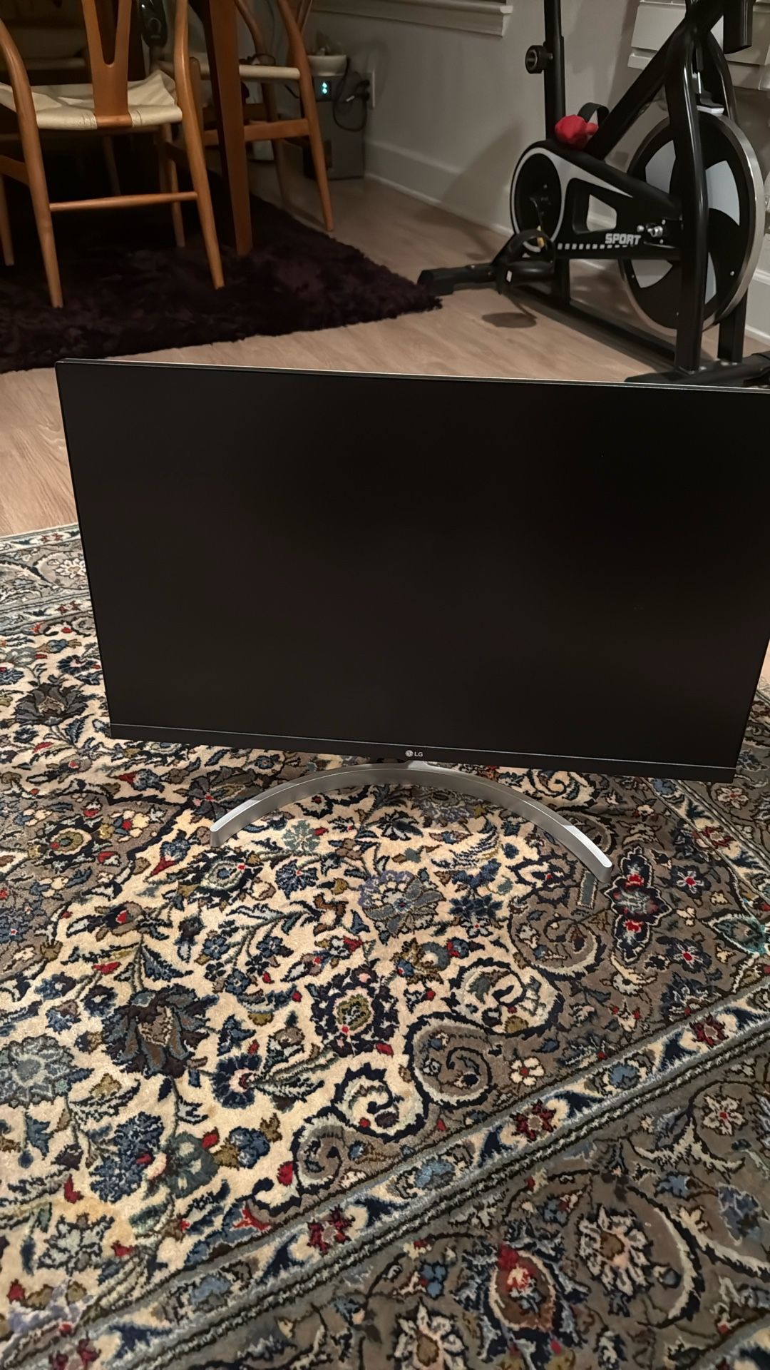 LG monitor