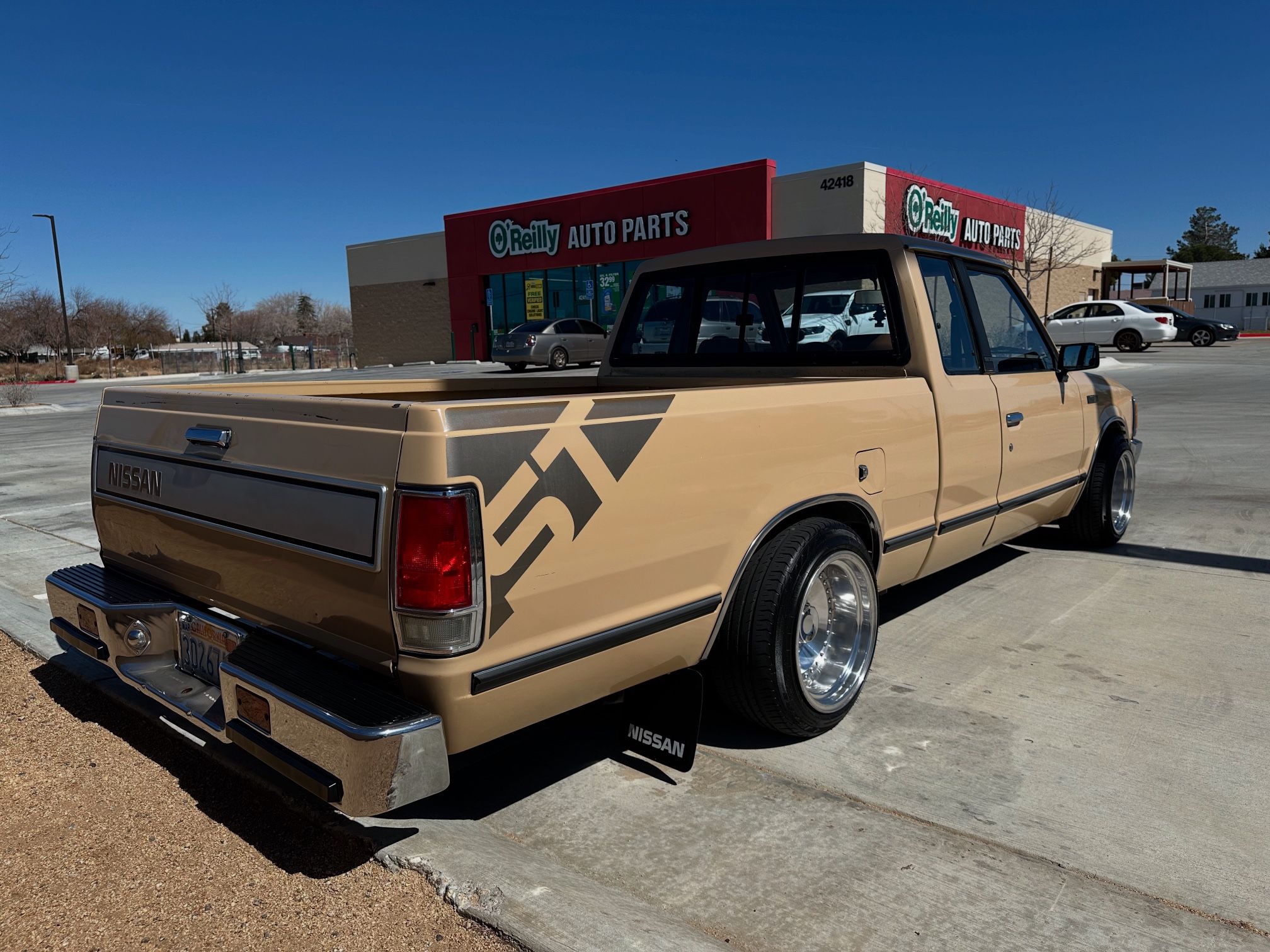Old School 85’ Nissan 720 ST King Cab Minitruck Original Paint , Lowered , Beautifull Survivor Pickup Truck