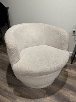 Teddy swivel couch