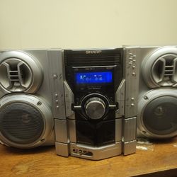 Stereo With Speakers