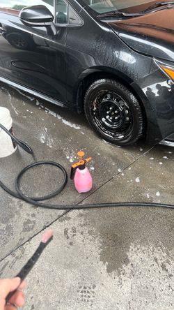 Come and I’ll wash ur car inside and out for 30$