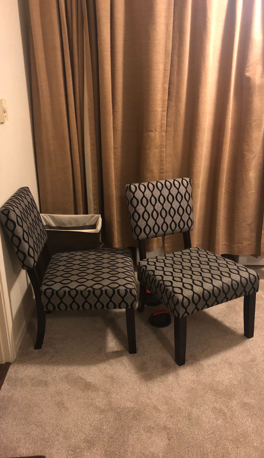 Set of 2 Lounge Chairs