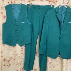 Suit-.3 Piece $30.00    Chino, Ca