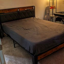 Queen Bed Metal Frame With Wooden Headboard 