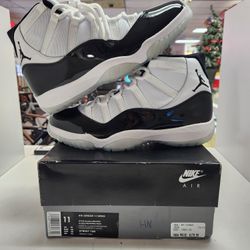 Air Jordan 11 Retro "Concord " Size: 11