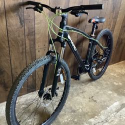 HARO CALAVERA SPORT 27.5” MOUNTAIN BIKE W / MECHANICAL DISC BRAKES