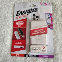 Energizer Magnetic Wireless Charging Powerbank 5000mAh Type-c USB Ports Qi. NWT