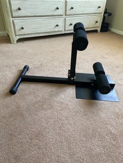 Squat machine