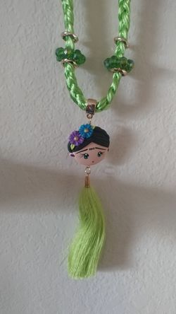 Collar con aretes de frida